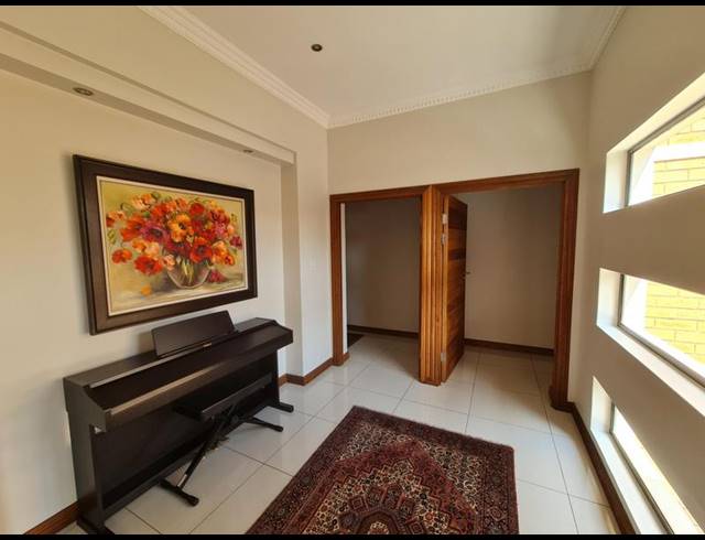 3 BEDROOM HOUSE FOR SALE IN RETIRE AT MIDSTREAM